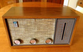 Vintage Tube Radio Admiral 1960s Wood Cabinet Table Top Am Fm Afc Brown