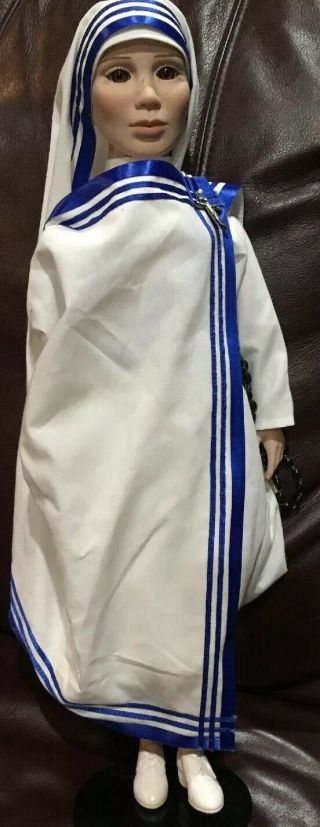 Mother Blessed Teresa Missionary Of Charity Doll With Stand