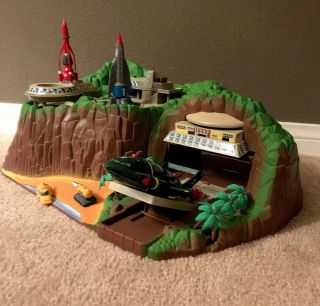 Thnderbirds Soundtech Tracy Island Electronic Playset And Action Figures