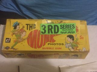 1967 THE MONKEES TV SHOW BUBBLE GUM WAX PACK STORE DISPLAY BOX W/ RARE WRAPPERS 2