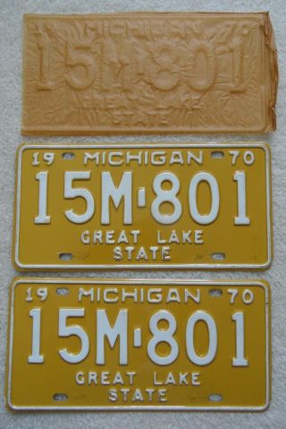 Michigan (pair) 1970 Manufacturer License Plates – Look