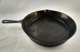Vintage 8 Cast Iron Skillet Pan With Heat Ring And 2 Pour Spouts