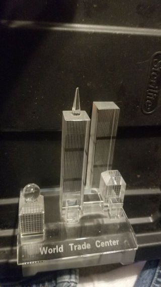 Crystal - - Twin Towers World Trade Center Figurine 5 " Rare