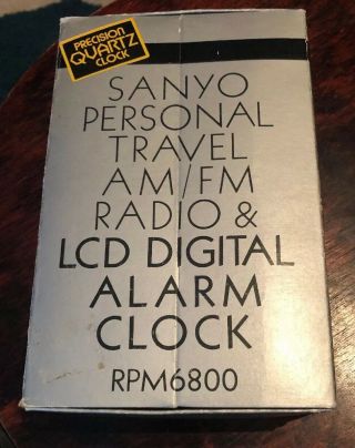 Vintage Sanyo rpm6800 transistor portable radio & digital clock 8