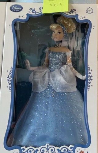 Disney Store Limited Edition Cinderella 17” Collector Doll Le 5000