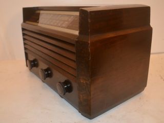 1945 RCA VICTOR RADIO RECEIVER IN WOOD CABINET 3