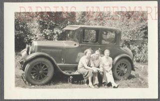 Vintage Car Photo Man & Pretty Girls W/ 1925 Buick Automobile 729152