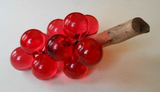 Lucite Acrylic Red Rose Grape Cluster On Driftwood 1 3/4 " Grapes X 11 Vintage