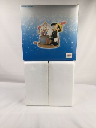 Disney Store Pinocchio ' s Music Box Snow Globe Cartoon Musical Snow Globe Figaro 5
