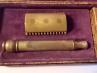 COLLECTABLE VINTAGE c 1930 ' s GILETTE 3 PIECE BRASS RAZOR IN LINED CASE 2