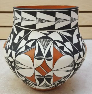 8 " Hand Crafted Signed Acoma Native American Indian Pottery Bowl Pot