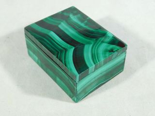 A Removable TOP on This Deep Green Colored MALACHITE Box The Congo 153gr e 4