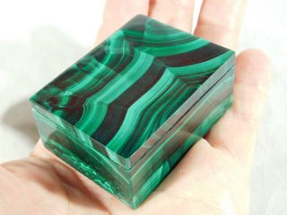 A Removable TOP on This Deep Green Colored MALACHITE Box The Congo 153gr e 7
