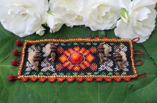 Huichol Beaded Bracelet Raised Bumble Bees Mexican Folk Art Boho Hippie