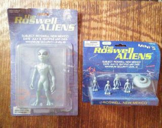 Street Players The Roswell Aliens Large Figure & Mini Figures Ufo Set