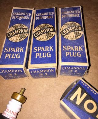 NOS CHAMPION 31 1/2” Pipe Thread Spark Plugs Antique Car Truck Ford T TT Engine 3