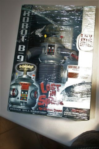 1997 Trendmasters Lost In Space B9 Robot 10 " Action Figure Nib