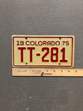 VINTAGE 1975 COLORADO MOTORCYCLE LICENSE PLATE WHITE/RED TT - 281 5