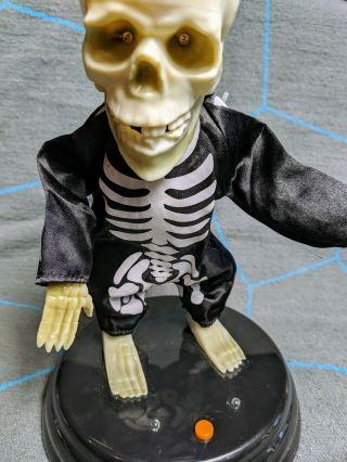 Gemmy Grave Raver Halloween Decoration Skeleton Sings 