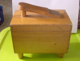 VINTAGE ESQUIRE WOODEN DeLUXE SHOE SHINE VALET/BOX - EMPTY - DOVETAILED 2