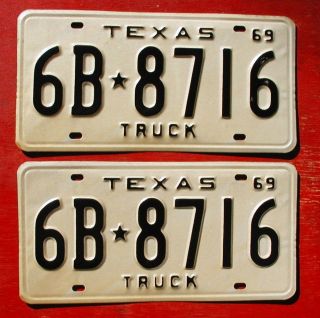 1969 Texas Pair Truck 6b - 8716 License Plates