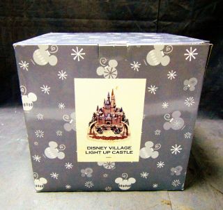 Walt Disney Dept.  56 Disney Village Light Up Cinderella Castle Christmas