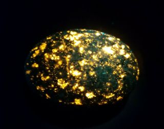 Keweenaw Dragon Egg 3.  4 Oz.  / 96.  38 G.  Lake Superior Fluorescent Sodalite Mineral