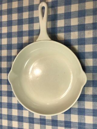 Le Creuset 23 Rare All White Bottom Enameled 9 Inch Dual Spout Fry Pan Skillet
