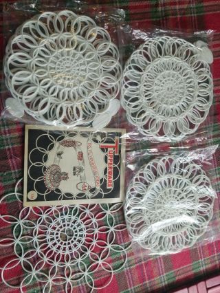 Vintage Tupperware 7 - 3/4 " White Doily Doilies Plastic Set Of 17 With Booklet