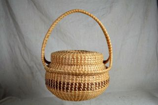 Rare Gullah Lg.  Lidded Tall Handle Basket Sweet Grass South Carolina