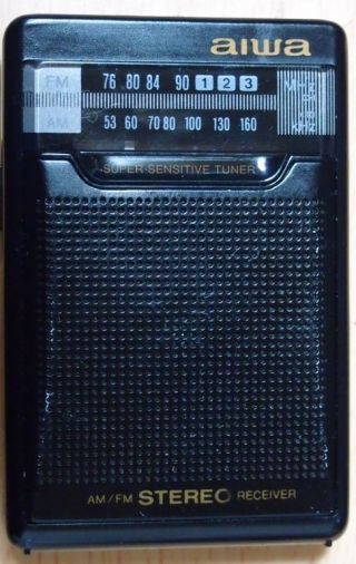 AIWA Card Size AM/FM (Stereo) Radio CR - S30. 2