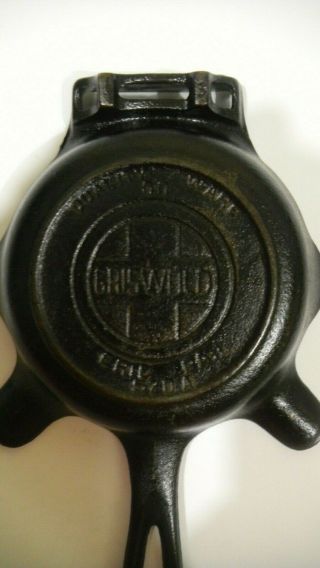 Vintage: Griswold Cast Iron Ashtray With Match Book Holder.  No.  570a
