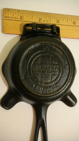 Vintage: Griswold Cast Iron Ashtray with Match Book Holder.  No.  570A 3