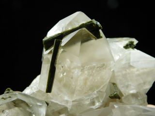 A Big Quartz Crystal Cluster With GREEN Epidote Crystals From Brazil 517gr e 6