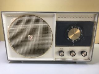 Vintage Westinghouse Mid Century Atomic Era Am Plastic Radio - Plays