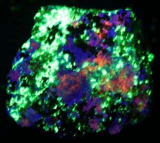 Hardystonite,  bustamite fluorescent minerals,  Franklin,  NJ 4