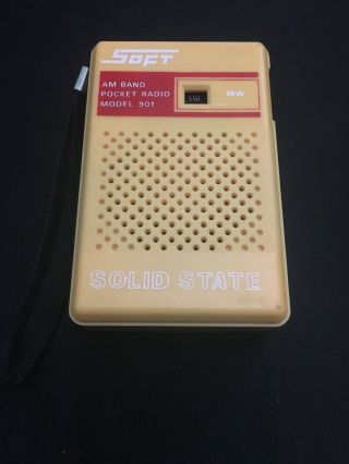 Vintage Soft Yellow Solid State 901 Transistor Portable Pocket Radio Rare