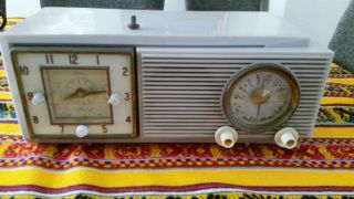 Antique Clock Radio - 1954 / Philco Multi - Wave