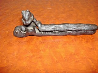 Vintage 5 - 3/4 " Cast Iron Figural Squirrel On A Log Nut Cracker