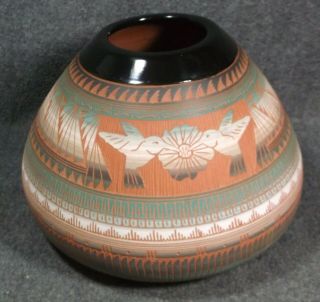 Larger Hummingbird Navajo Pottery Vase Signed Cynthia Lee