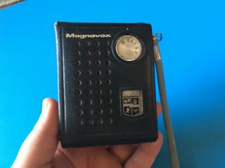 1960s Vintage Magnavox 8 Transistor Radio With Pouch Model 2 - Am - 811