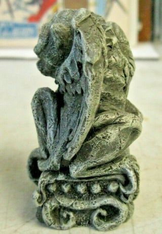 Gargoyle Statue Winged Ghoul Smiling Perched Stone Garden SG 114 1995 UDC 2
