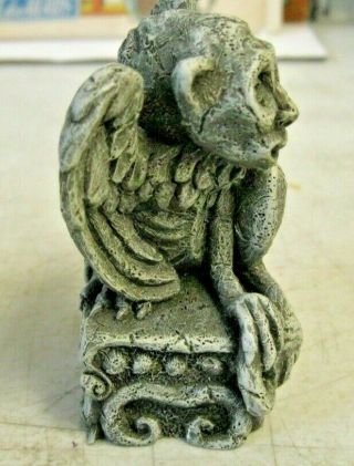 Gargoyle Statue Winged Ghoul Smiling Perched Stone Garden SG 114 1995 UDC 4