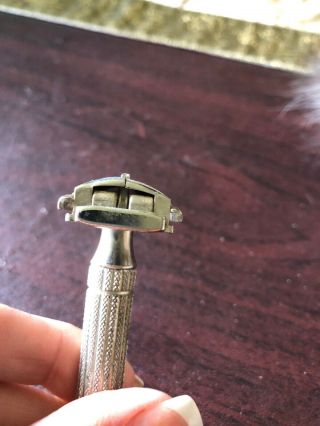 GILLETTE VINTAGE RAZOR SHAVER MADE IN USA TWIST OPEN TOP MENS GROOMING 4