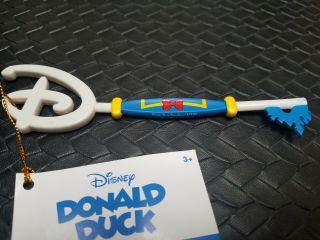 Disney Exclusive Aladdin & Donald Duck 85th Anniversary Key LIMITED 3