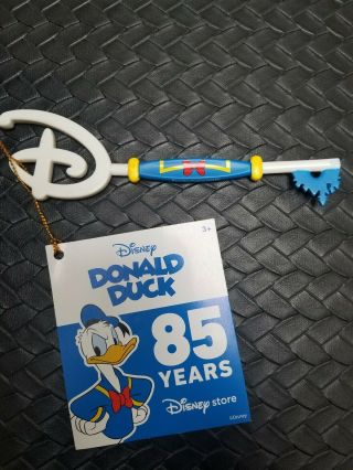 Disney Exclusive Aladdin & Donald Duck 85th Anniversary Key LIMITED 4