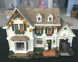 2003 Lemax Halloween Spooky Town Lighted Porcelain House - Retired