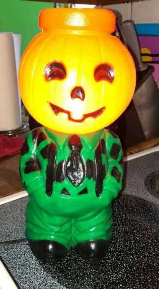 Vintage 14” Halloween Mr.  Blinky Pumpkin Head Scarecrow Lighted Blow Mold Light