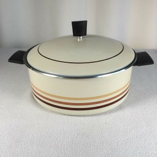 Vintage Dutch Oven Covered 1979 West Bend Almond Pocelain And Aluminium