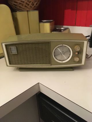 Vintage Sears Solid State Silvertone Am Fm Radio Avacado Green